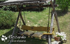 Dondolo in legno, Riccardo il Giardiniere