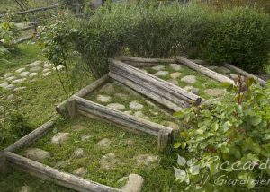 Scala da giardino legno e sassi