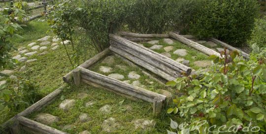 Scala da giardino legno e sassi