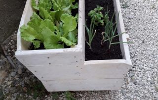 Vaso a cassetta su due piani in legno